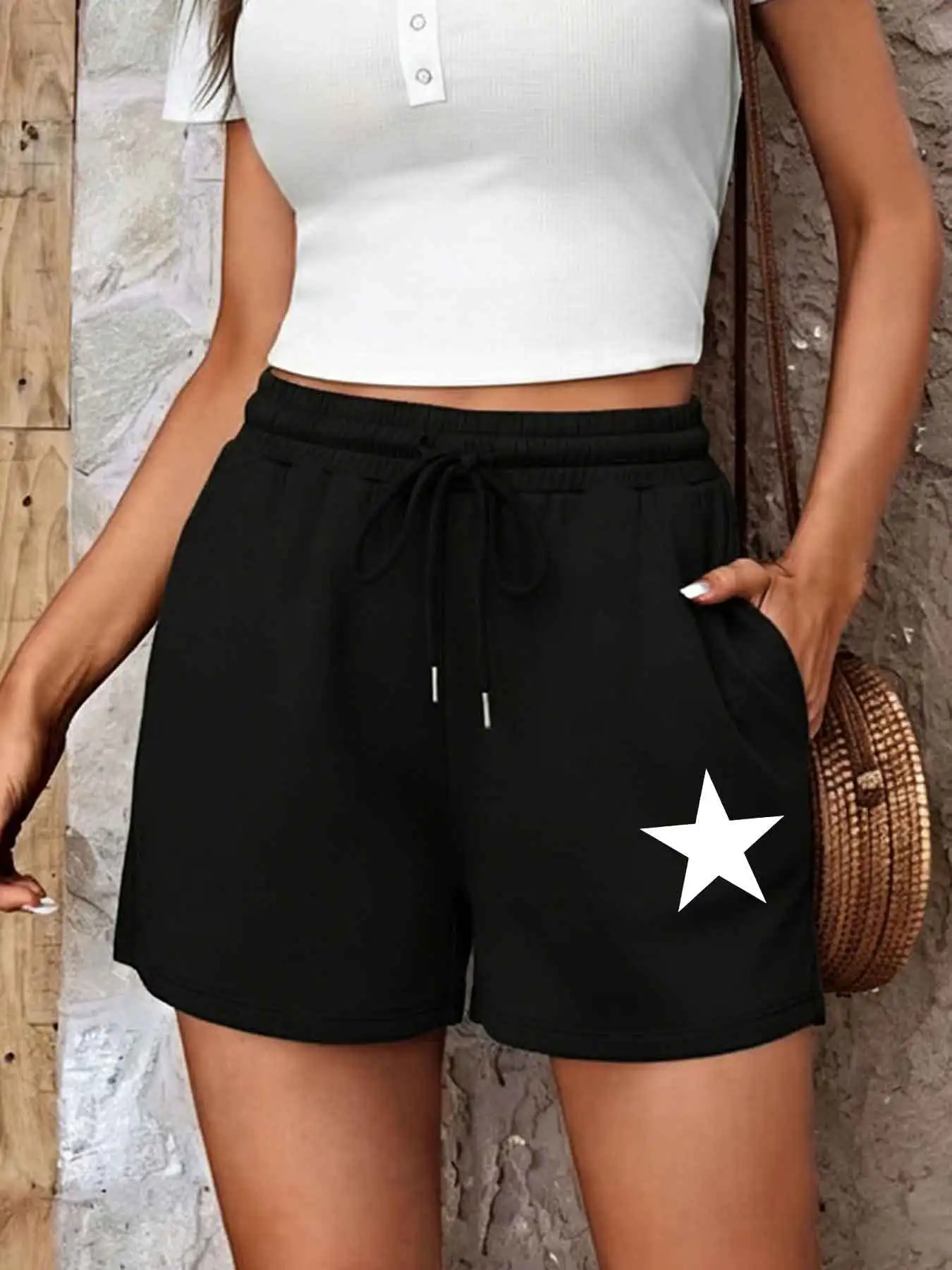 2026 Women's Summer Casual Shorts Star Print Loose Fit Stylish and Versatile Suitable for Gym and Lounge Wear
2026 Women's Summer Casual Shorts Star Print Loose Fit Stylish and Versatile Suitable for Gym and Lounge Wear