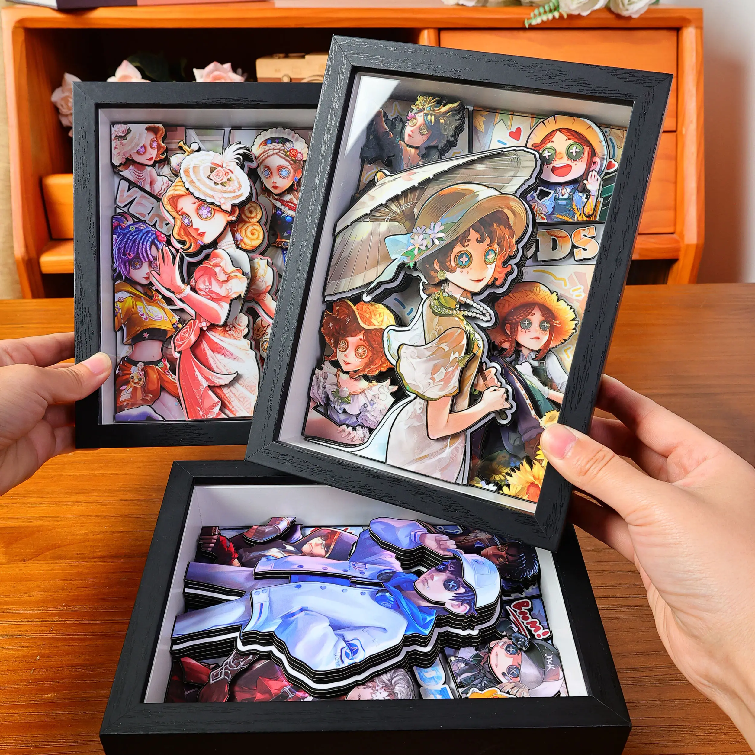 Аниме-картина «Идентити 5»: Доктор, Садовник, Меркенарий — Фигурка ручной работы в декоративной рамке для рабочего стола, подарок
Аниме-картина «Идентити 5»: Доктор, Садовник, Меркенарий — Фигурка ручной работы в декоративной рамке для рабочего стола, подарок