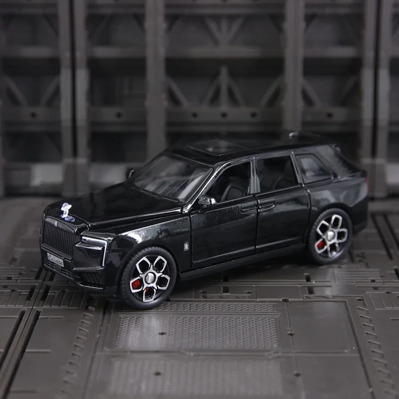 1/32 Rolls Royce Cullinan Car Model Alloy Diecast Off-road Vehicle Toy With Sound and Light Camping Car Model For Boys Gifts
1/32 Rolls Royce Cullinan Car Model Alloy Diecast Off-road Vehicle Toy With Sound and Light Camping Car Model For Boys Gifts