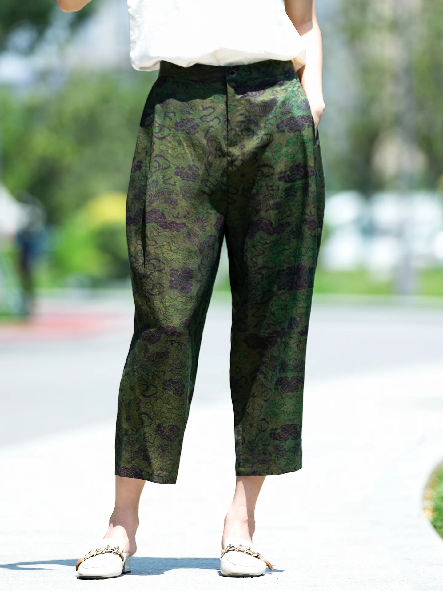 Silk Casual Pants Women Summer Loose Slimming Cabbage Pants Versatile Nine-Piece Pants Fragrant Cloud Silk Floral Tussah Silk
Silk Casual Pants Women Summer Loose Slimming Cabbage Pants Versatile Nine-Piece Pants Fragrant Cloud Silk Floral Tussah Silk