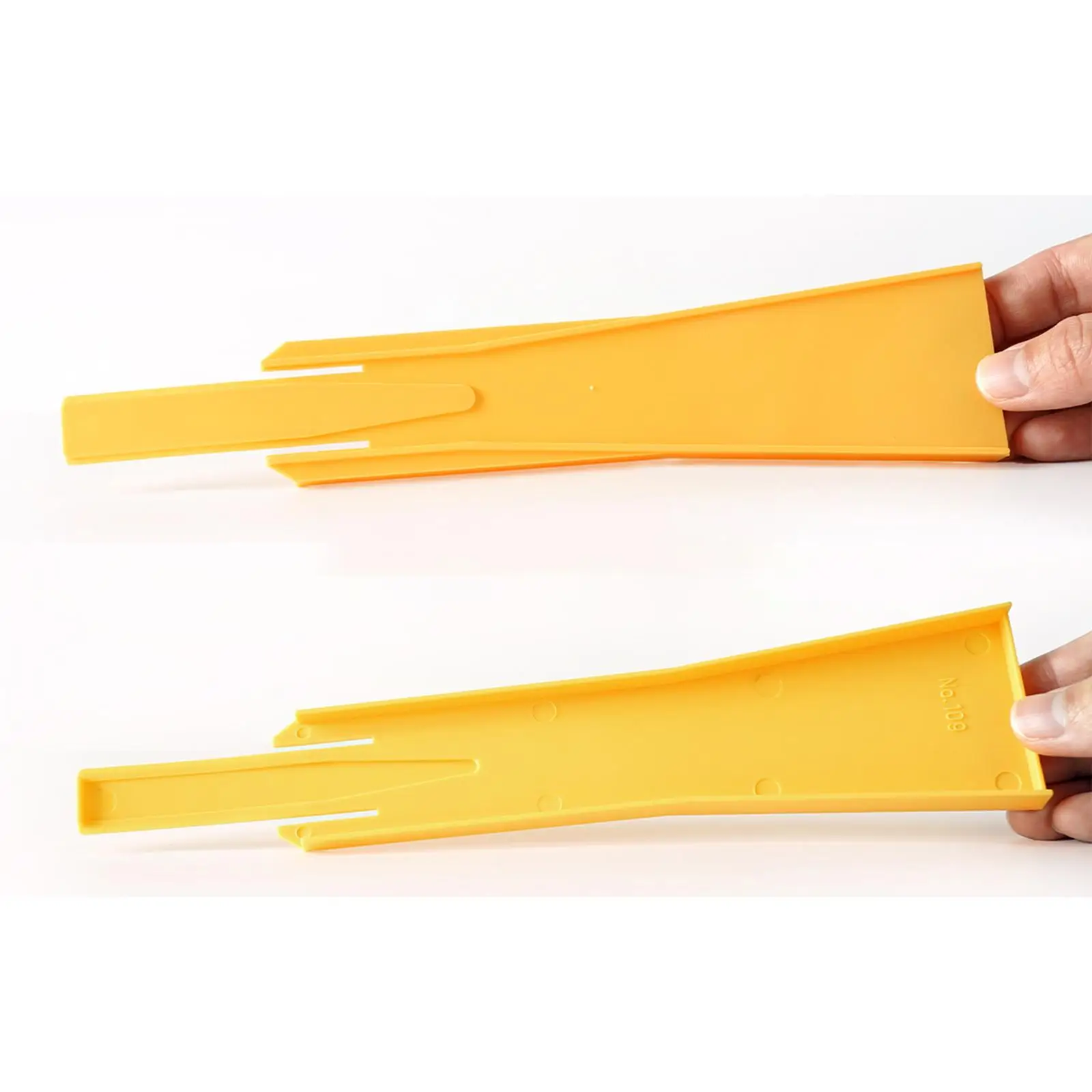Miniature Train , Model Railway Accessory, Tool for Repositioning Trains on Model Railways, Ideal for Meetings.
Miniature Train , Model Railway Accessory, Tool for Repositioning Trains on Model Railways, Ideal for Meetings.