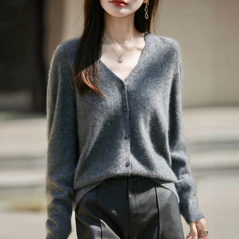 Fashion 100% Merino Wool Hoodie Women's V-Neck Cardigan Sweater Autumn Winter Wide Sleeves Warm Cashmere Korean Edition Top
Fashion 100% Merino Wool Hoodie Women's V-Neck Cardigan Sweater Autumn Winter Wide Sleeves Warm Cashmere Korean Edition Top