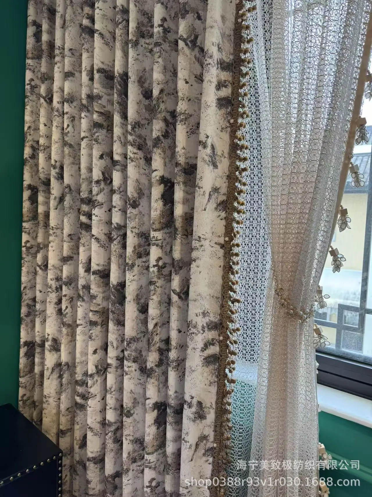 Новые шторы блэкаут в китайском стиле с жаккардовым узором из высококачественной пряжи для окон от пола до потолка в гостиной
Новые шторы блэкаут в китайском стиле с жаккардовым узором из высококачественной пряжи для окон от пола до потолка в гостиной