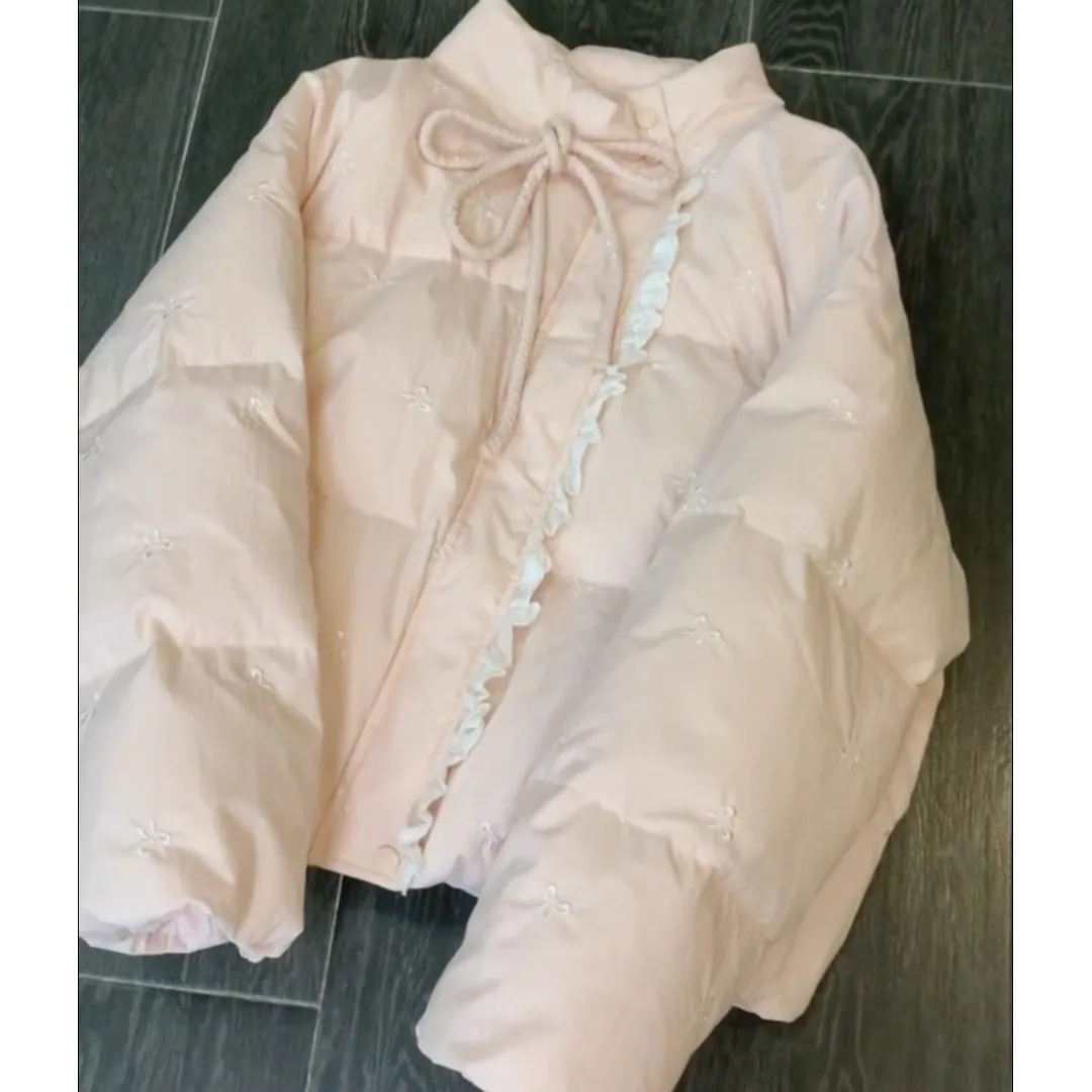 Розовое кружевное хлопковое пальто, женское зимнее корейское пальто с галстуком-бабочкой, хлопковое пальто Sli Fem, верхняя одежда, пальто
Розовое кружевное хлопковое пальто, женское зимнее корейское пальто с галстуком-бабочкой, хлопковое пальто Sli Fem, верхняя одежда, пальто