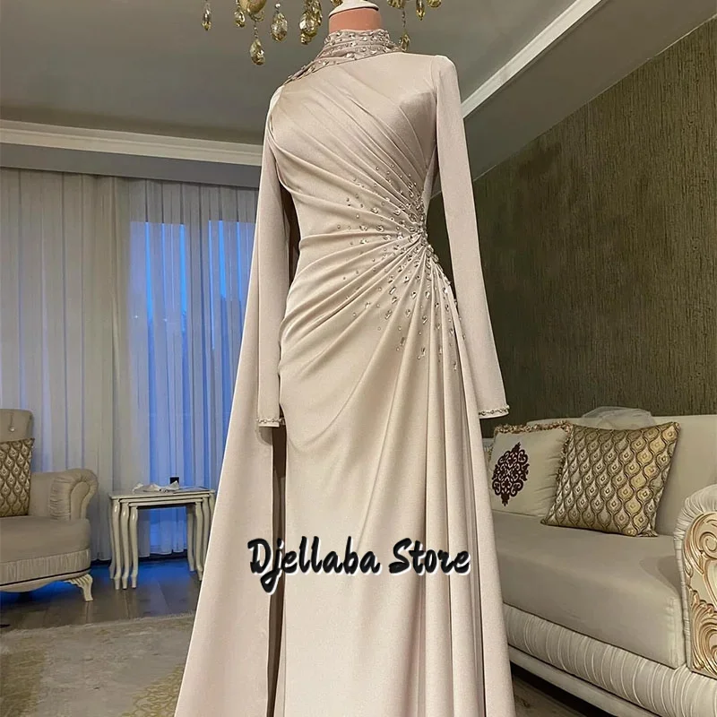 Элегантные вечерние платья, атласные вечерние платья для женщин, плиссированное платье для выпускного вечера с высоким воротом на заказ
Элегантные вечерние платья, атласные вечерние платья для женщин, плиссированное платье для выпускного вечера с высоким воротом на заказ