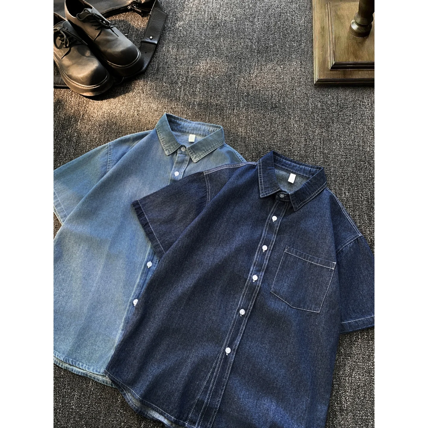 Loose Fit Short Sleeve Vintage Denim Shirt for Men Casual Style Turn-down Collar Pocket Design Breathable Summer Shirt
Loose Fit Short Sleeve Vintage Denim Shirt for Men Casual Style Turn-down Collar Pocket Design Breathable Summer Shirt