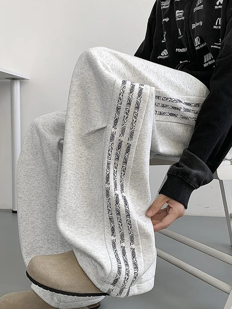 Мужские повседневные брюки на флисовой подкладке, осенне-зимние, прямые, свободного кроя, спортивные, теплые, длинные, для подростков, модный тренд
Мужские повседневные брюки на флисовой подкладке, осенне-зимние, прямые, свободного кроя, спортивные, теплые, длинные, для подростков, модный тренд