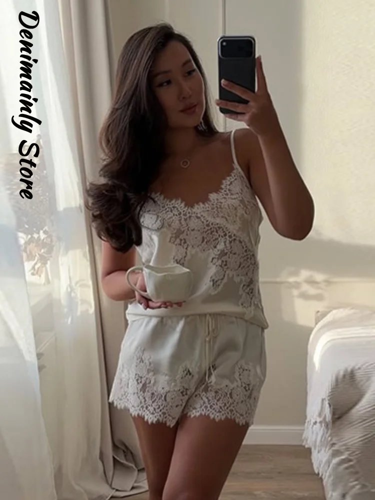 Sexy Women's Lace Spliced Satin Shorts Set V Neck Sleeveless Backless Top High Waist Mini Short 2026 Lady Beach 2 Pieces Outfits
Sexy Women's Lace Spliced Satin Shorts Set V Neck Sleeveless Backless Top High Waist Mini Short 2026 Lady Beach 2 Pieces Outfits