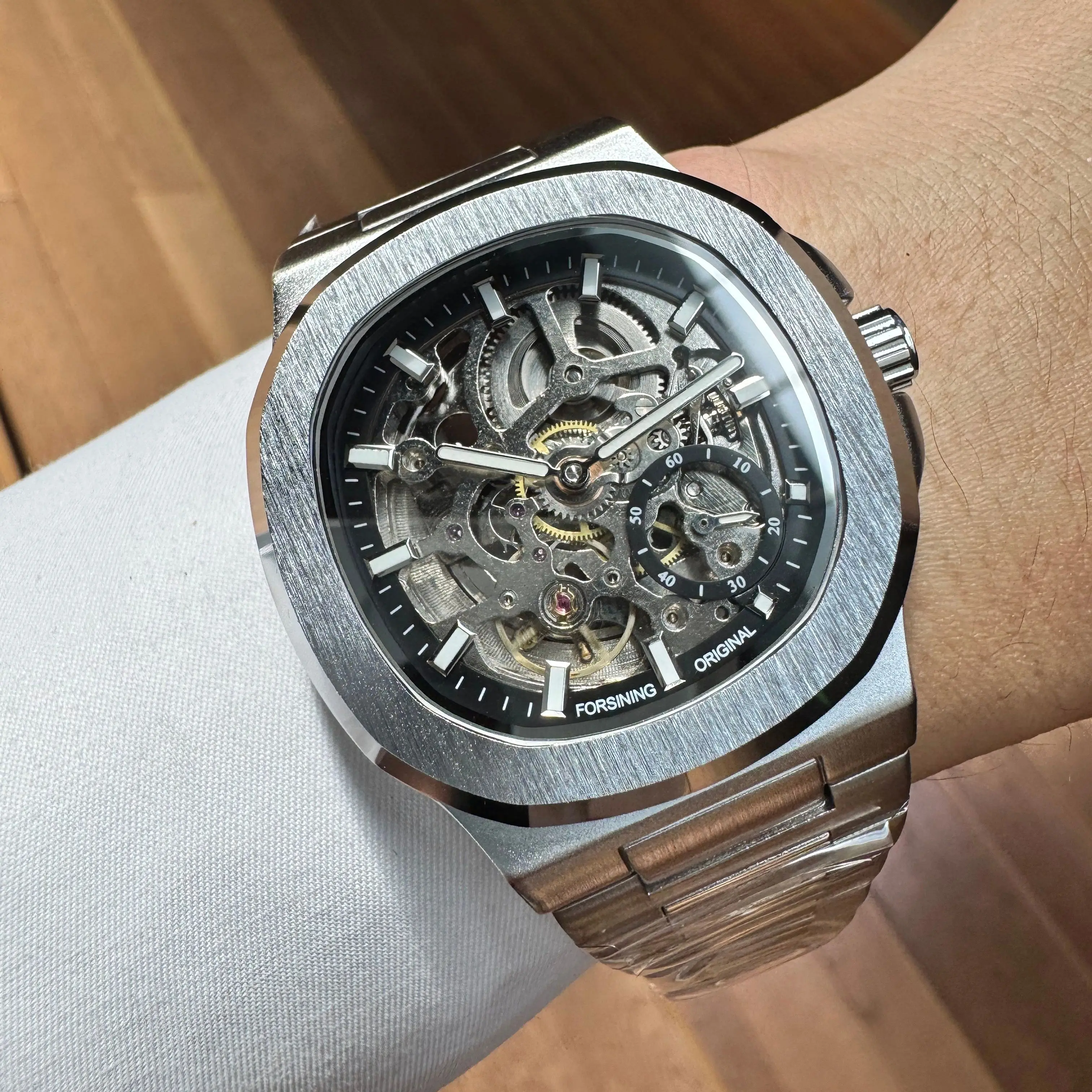 Forsining Fashion Mechanical Watch for Men Square Skeleton Automatic Mens Watches Top Brand Luxury Stainless Steel Strap Clock
Forsining Fashion Mechanical Watch for Men Square Skeleton Automatic Mens Watches Top Brand Luxury Stainless Steel Strap Clock