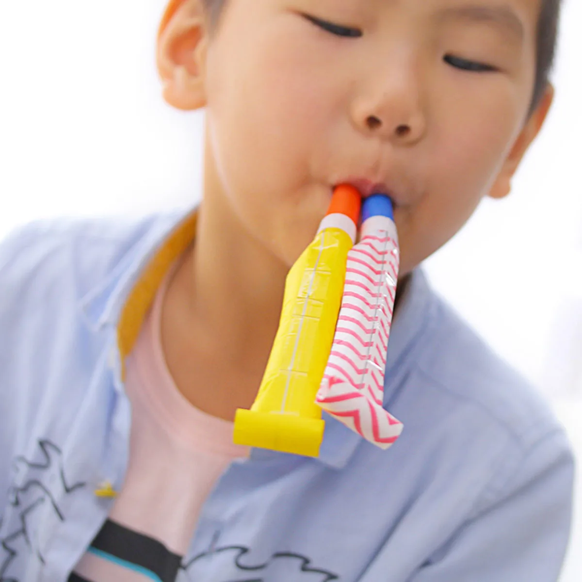 48Pcs Party Horns Blowouts Plastic Noisemakers Random Colors Durable Blowout Set for Celebrations Party Horns Plastic Blowouts 
48Pcs Party Horns Blowouts Plastic Noisemakers Random Colors Durable Blowout Set for Celebrations Party Horns Plastic Blowouts