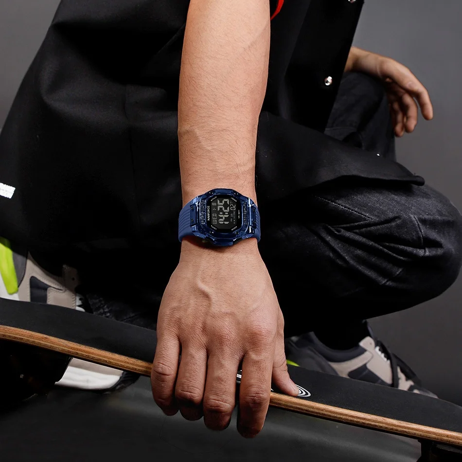 NAVIFORCE мужские часы кварцевые ЖК-цифровые простые модные силиконовые ремешки 5ATM водонепроницаемые спортивные электронные наручные часы с днем и датой
NAVIFORCE мужские часы кварцевые ЖК-цифровые простые модные силиконовые ремешки 5ATM водонепроницаемые спортивные электронные наручные часы с днем и датой