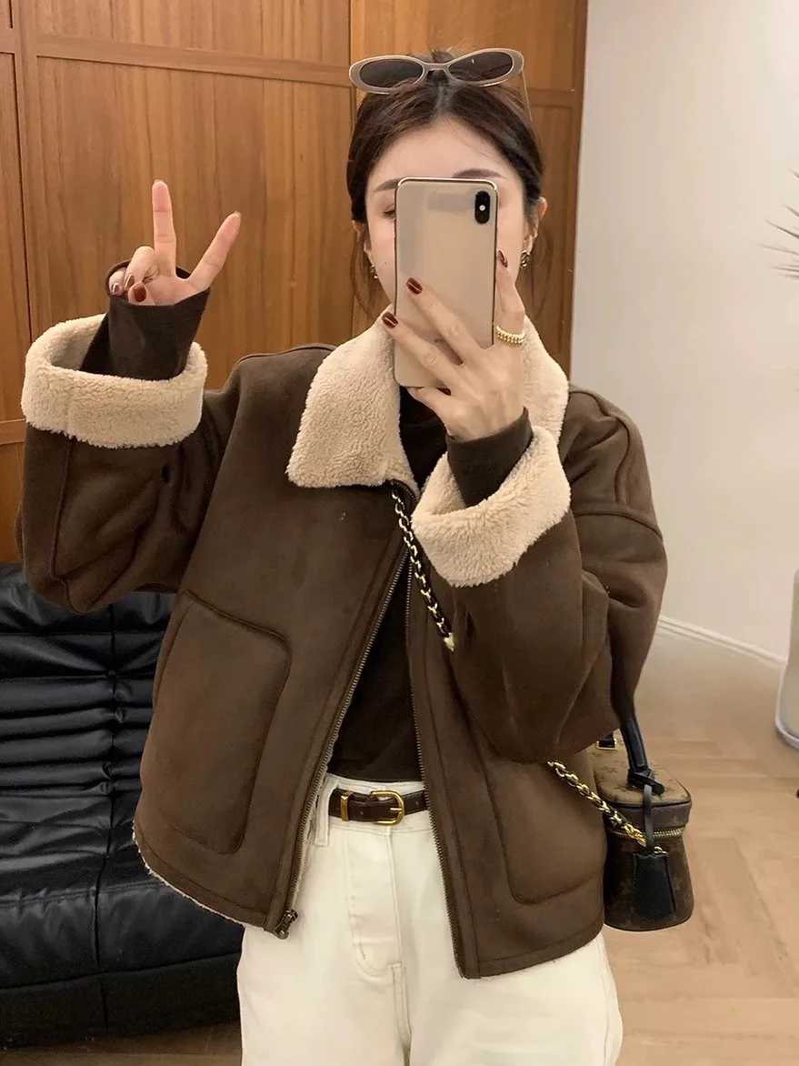 Lamb Fur Jacket Women's Short Quilted Warmth Collar Coat High Waist Korean Style Winter New Arrival Fashion Ladies' Outerwear
Lamb Fur Jacket Women's Short Quilted Warmth Collar Coat High Waist Korean Style Winter New Arrival Fashion Ladies' Outerwear