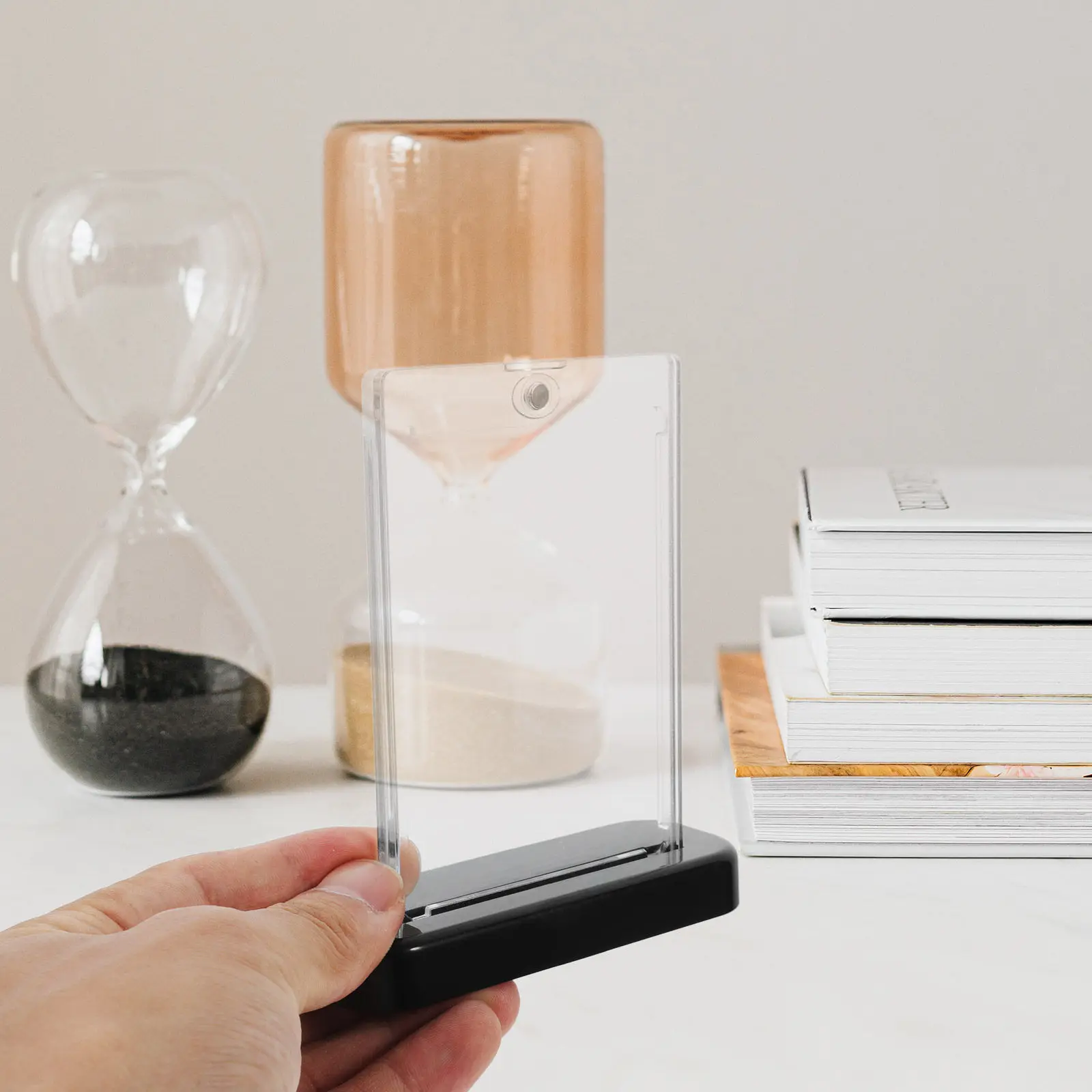 2Sets Card Holder Display Stand Magnetic Protective Sleeve Game Trading Cards Business Cards Card Display Covers
2Sets Card Holder Display Stand Magnetic Protective Sleeve Game Trading Cards Business Cards Card Display Covers