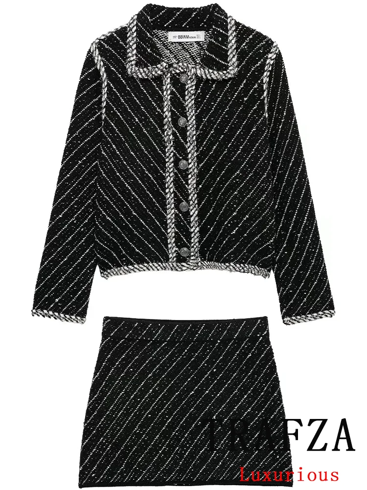 TRAFZA Vintage Chic Patchwork Women Suit Single Breasted Straight Blazer Mini Slim Skirt Fashion 2025 Autumn Winter Knitted Suit
TRAFZA Vintage Chic Patchwork Women Suit Single Breasted Straight Blazer Mini Slim Skirt Fashion 2025 Autumn Winter Knitted Suit