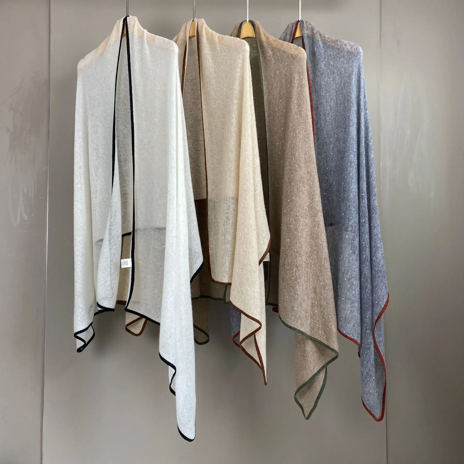 Women's 2025 Autumn and Winter New Contrast Color Bright Bead Scarf Fashion All-match Shawl
Women's 2025 Autumn and Winter New Contrast Color Bright Bead Scarf Fashion All-match Shawl