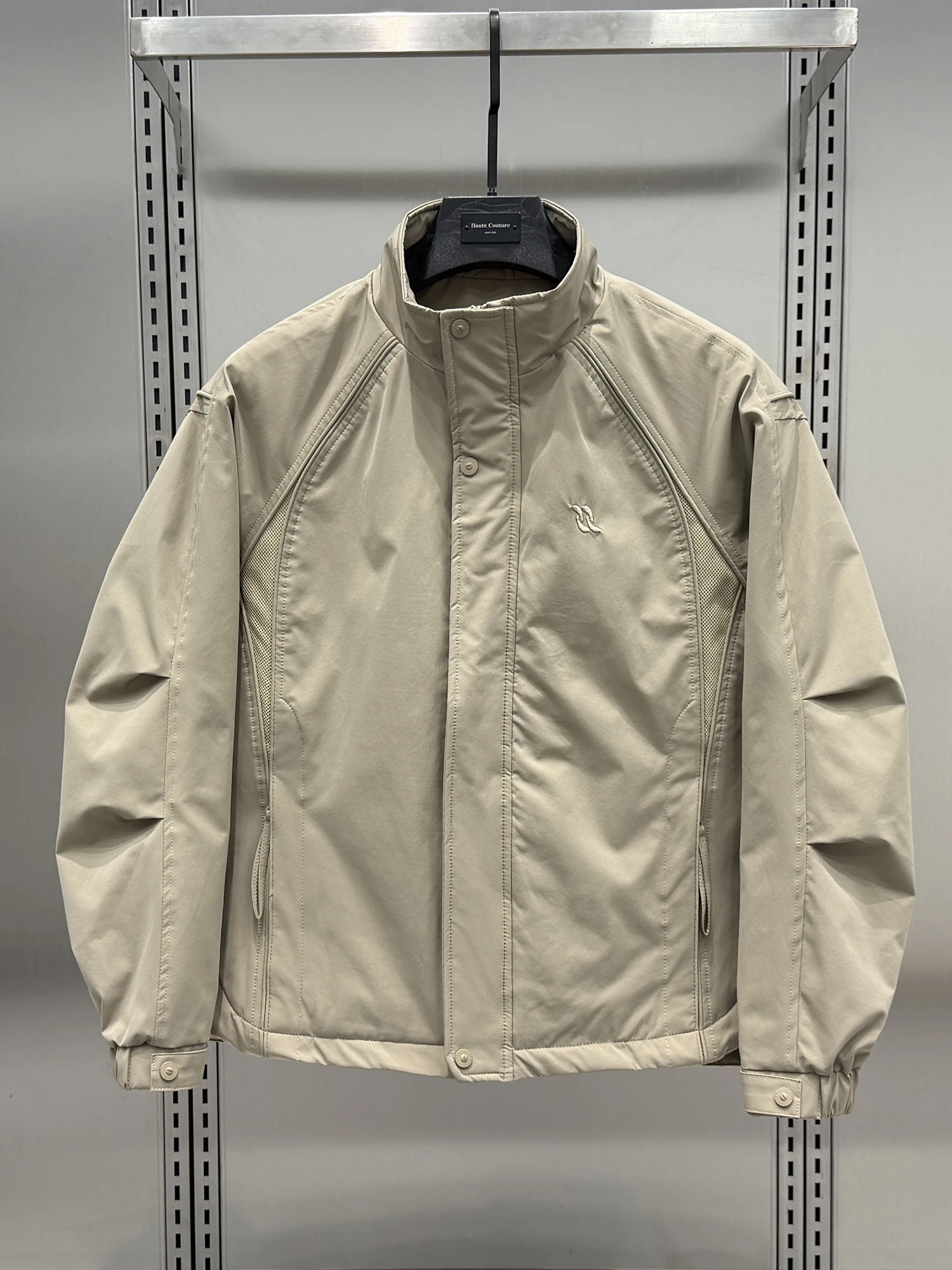 Мужская утепленная хлопковая куртка с воротником-стойкой, осенне-зимняя, теплая, модная, в корейском стиле, верхняя одежда с длинными рукавами, на молнии
Мужская утепленная хлопковая куртка с воротником-стойкой, осенне-зимняя, теплая, модная, в корейском стиле, верхняя одежда с длинными рукавами, на молнии