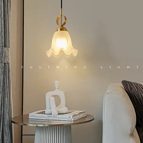 Flower-shaped Glass Lampshade Small Single Chandelier Decoration Sofa Side Table Decorative Lamp Brass Bedside Lamp
Flower-shaped Glass Lampshade Small Single Chandelier Decoration Sofa Side Table Decorative Lamp Brass Bedside Lamp