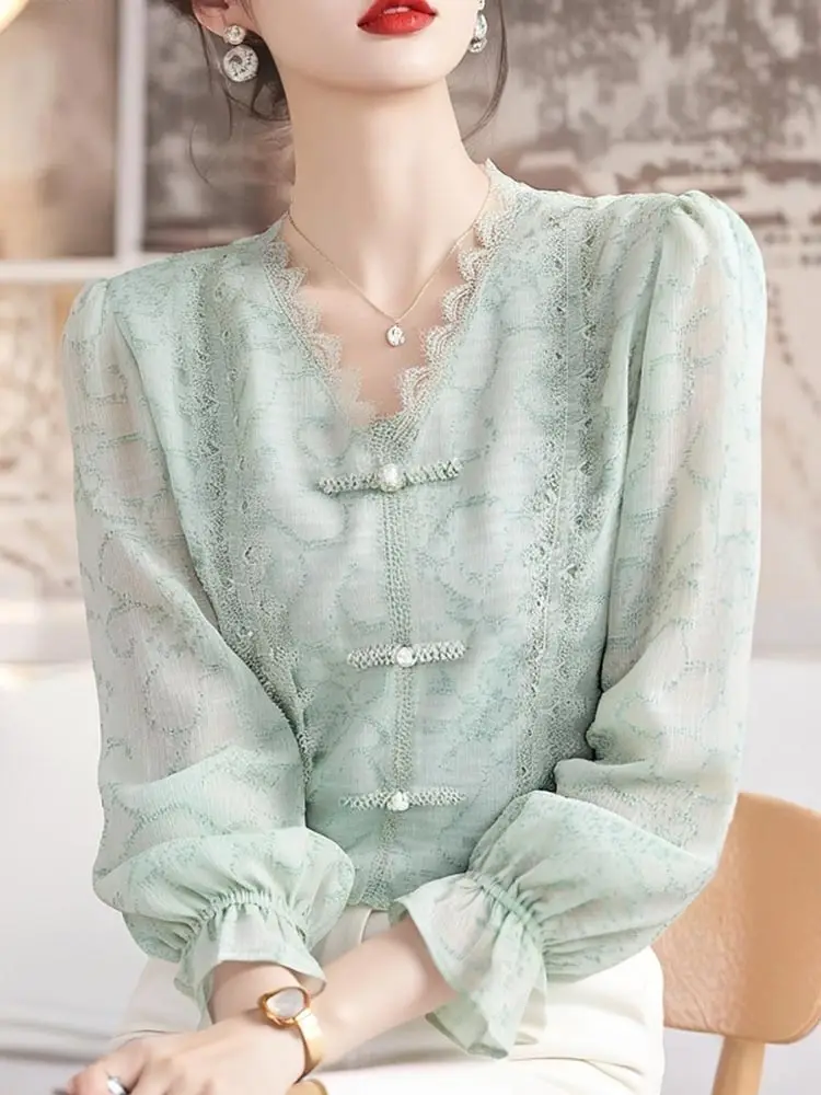 Ele Lace V-Ne Long Sve Chiffon irt Button Design Comfortable Early Autumn Faionable Small irt Korean Sle Str...
Ele Lace V-Ne Long Sve Chiffon irt Button Design Comfortable Early Autumn Faionable Small irt Korean Sle Str...