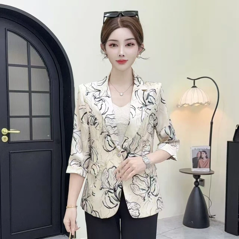 Slim Fit Floral Print Short Sleeve Women's Jacket One Button Stylish Summer New Arrival plus Size Waist Cinched Business Suit...
Slim Fit Floral Print Short Sleeve Women's Jacket One Button Stylish Summer New Arrival plus Size Waist Cinched Business Suit...