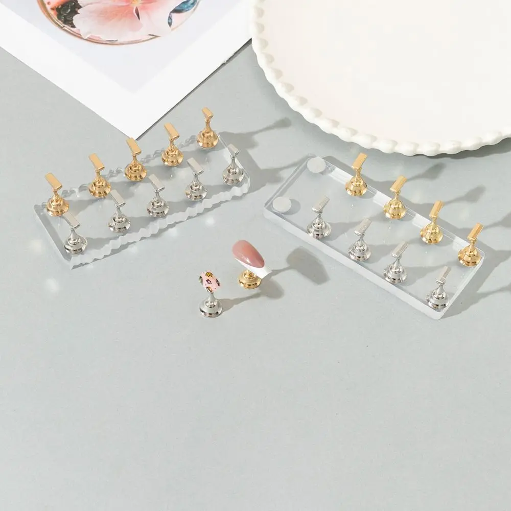 Новая акриловая магнитная подставка для ногтей с двойным рядом, для демонстрации дизайна ногтей, для салонов красоты, для практики маникюра, держатель для накладных ногтей
Новая акриловая магнитная подставка для ногтей с двойным рядом, для демонстрации дизайна ногтей, для салонов красоты, для практики маникюра, держатель для накладных ногтей