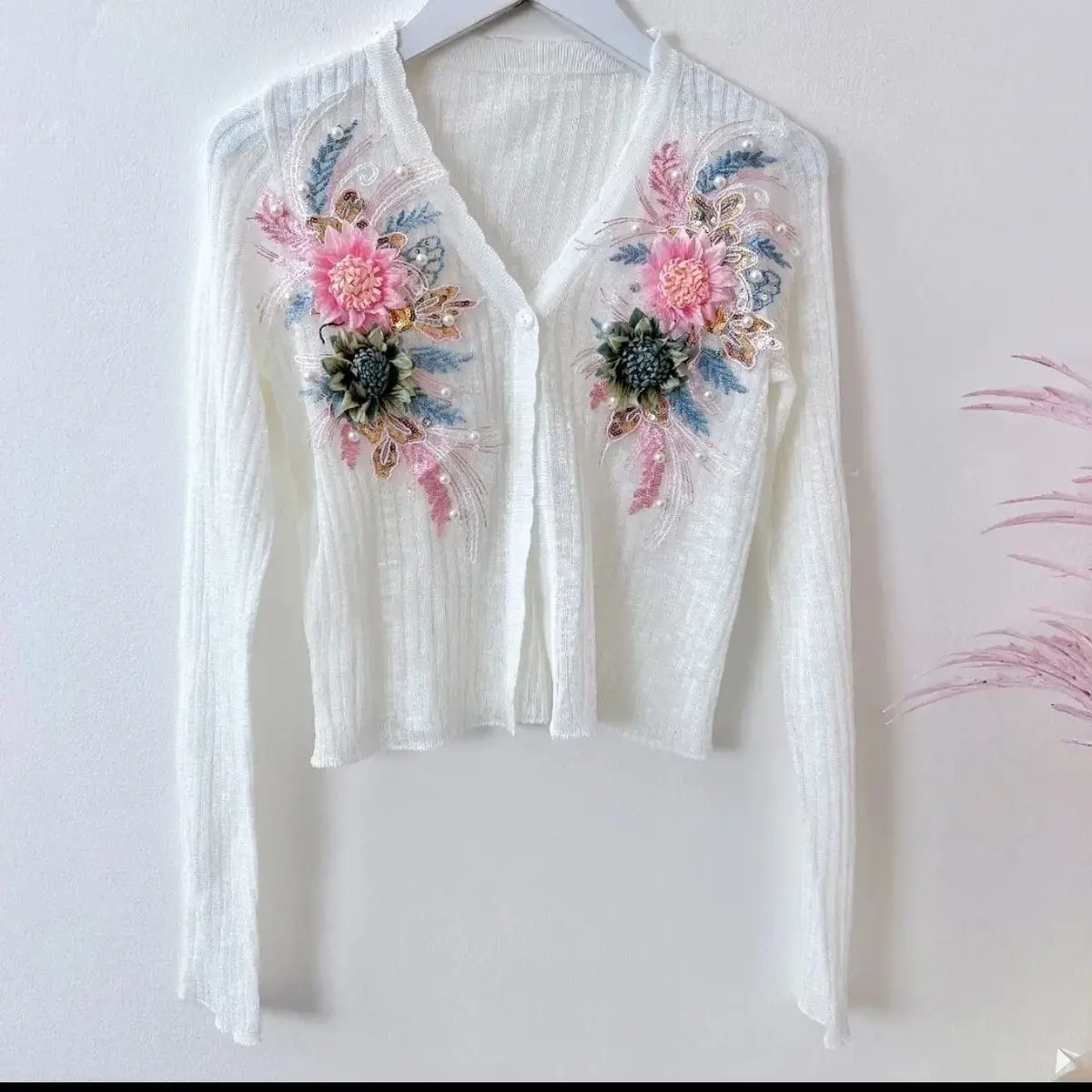 2026 Summer Women's T-Shirts Sunscreen Cardigan Thin Three-dimensional Nail Bead Inlaid Diamond Fungus Edge Lace Up Top
2026 Summer Women's T-Shirts Sunscreen Cardigan Thin Three-dimensional Nail Bead Inlaid Diamond Fungus Edge Lace Up Top