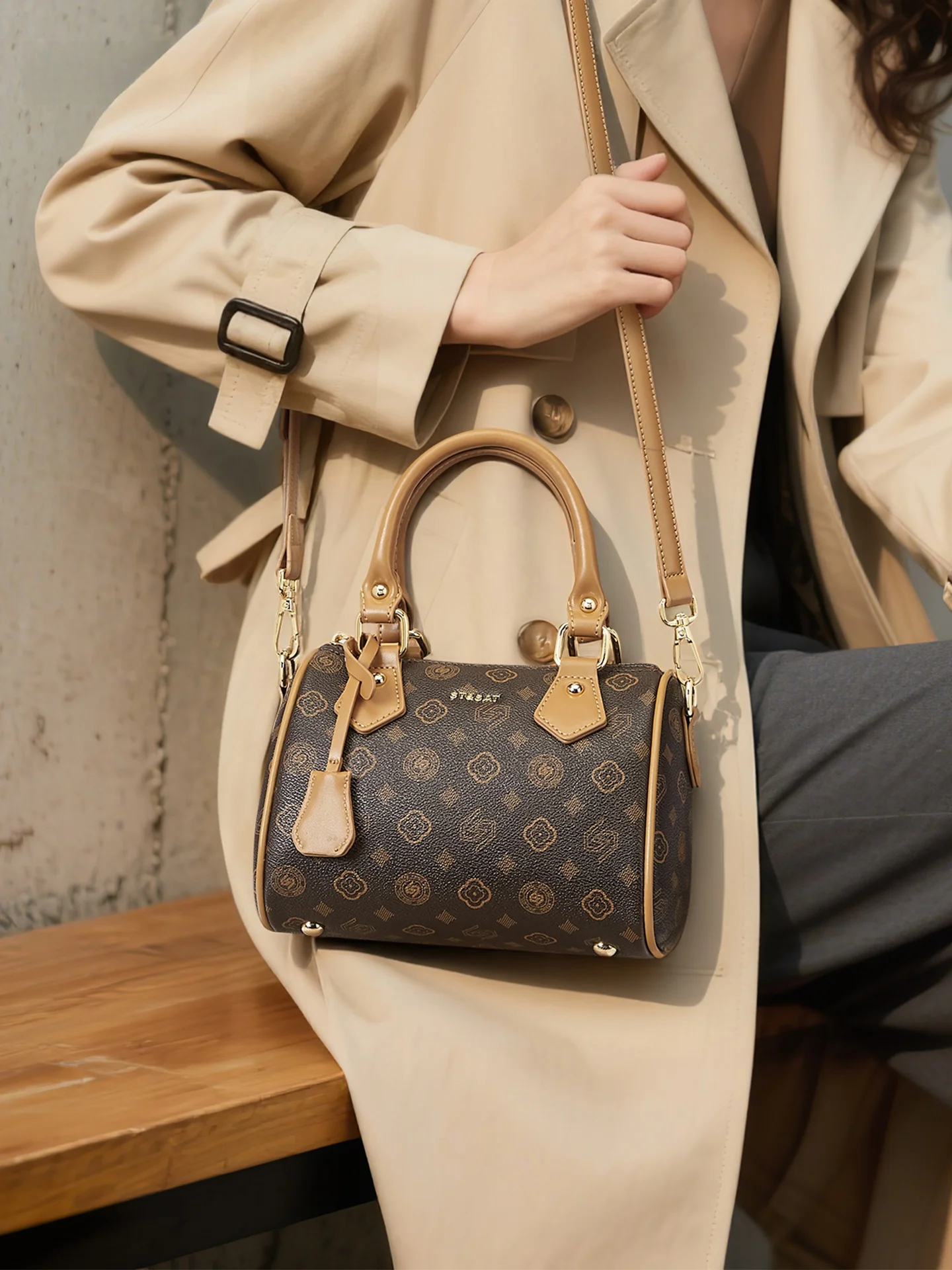 Saturday Boston Bag Vintage Artistic Sle Handbag Crossbody Single oulder Commuter Bag Floral Emed Leather Handbag
Saturday Boston Bag Vintage Artistic Sle Handbag Crossbody Single oulder Commuter Bag Floral Emed Leather Handbag