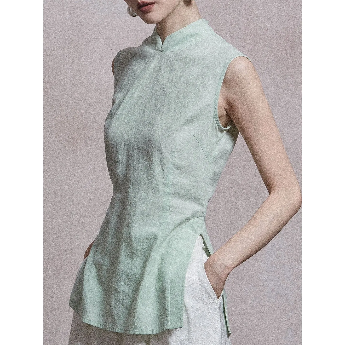 Chic Simplistic Chinese Style Stand Collar Sleeveless Pure Color Slim Fit Top Short Polyester Fiber Deformable
Chic Simplistic Chinese Style Stand Collar Sleeveless Pure Color Slim Fit Top Short Polyester Fiber Deformable