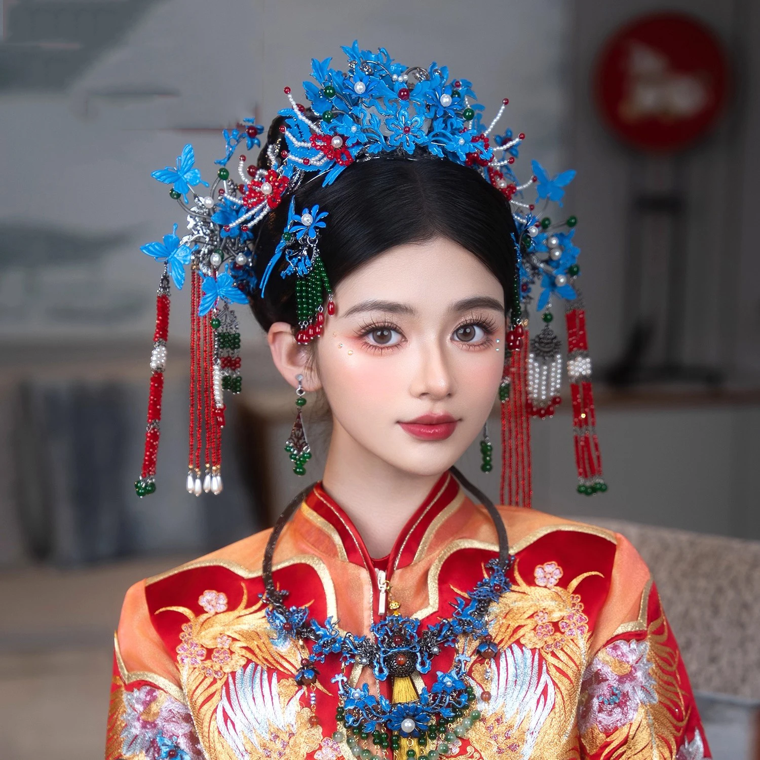 Китайская традиционная ручная работа в стиле синей династии Цин, корона для волос Феникса, свадебные аксессуары для волос невесты
Китайская традиционная ручная работа в стиле синей династии Цин, корона для волос Феникса, свадебные аксессуары для волос невесты