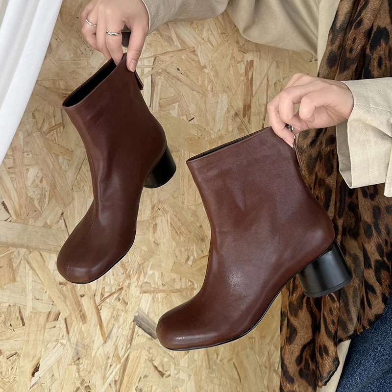 Fashion News Women Ankle Boots Cow Leather Lady High Heels Zipper Round Toe Sexy Dress Western Boots Women Shoes Office Party
Fashion News Women Ankle Boots Cow Leather Lady High Heels Zipper Round Toe Sexy Dress Western Boots Women Shoes Office Party