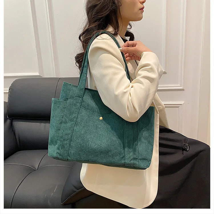 Вельветовая утолщенная сумка-тоут большой вместимости, женская модная повседневная универсальная сумка на плечо, сумка для подмышек
Вельветовая утолщенная сумка-тоут большой вместимости, женская модная повседневная универсальная сумка на плечо, сумка для подмышек