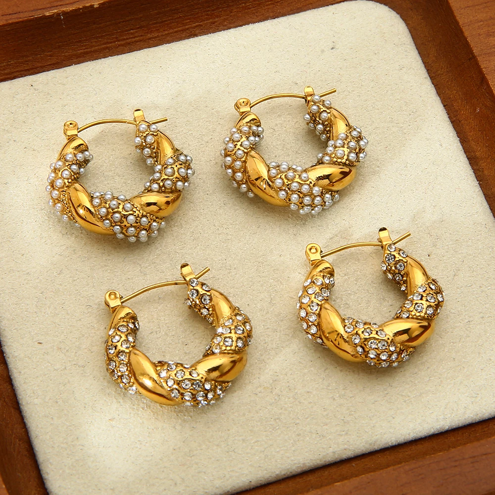 2026 New Elegant Faux Pearl Rhinestone Inlaid Earrings 18K Gold Plated Stainless Steel Waterproof Vintage Jewelry for Women Gift
2026 New Elegant Faux Pearl Rhinestone Inlaid Earrings 18K Gold Plated Stainless Steel Waterproof Vintage Jewelry for Women Gift