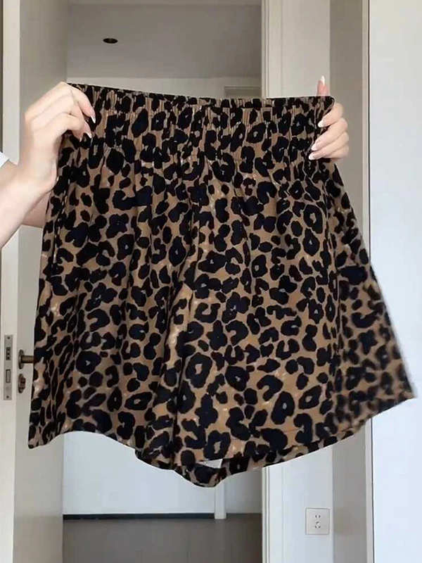 High Waist Wide Leg Leopard Print Shorts Women's Fashion Summer New Vintage American Style Slimming A-Line Trendy Pants
High Waist Wide Leg Leopard Print Shorts Women's Fashion Summer New Vintage American Style Slimming A-Line Trendy Pants
