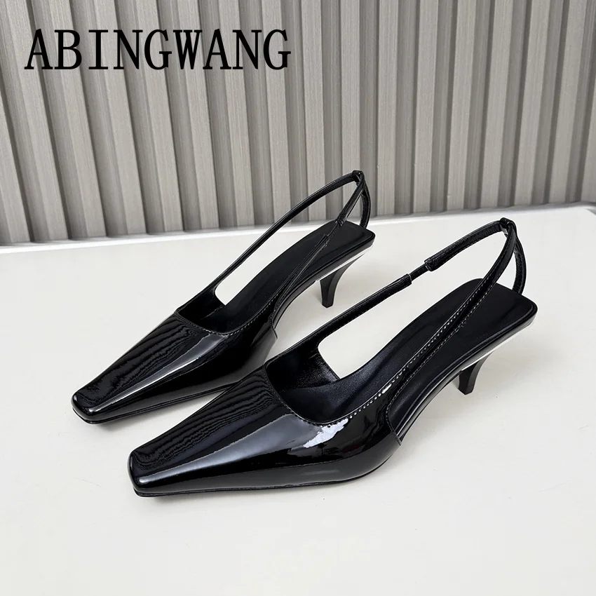 Fashion Elegant Women Slippers 2026 Summer Pointed Toe Slip On Ladies Slides Sexy Party Sandals Gladiator Sandalias Woman
Fashion Elegant Women Slippers 2026 Summer Pointed Toe Slip On Ladies Slides Sexy Party Sandals Gladiator Sandalias Woman