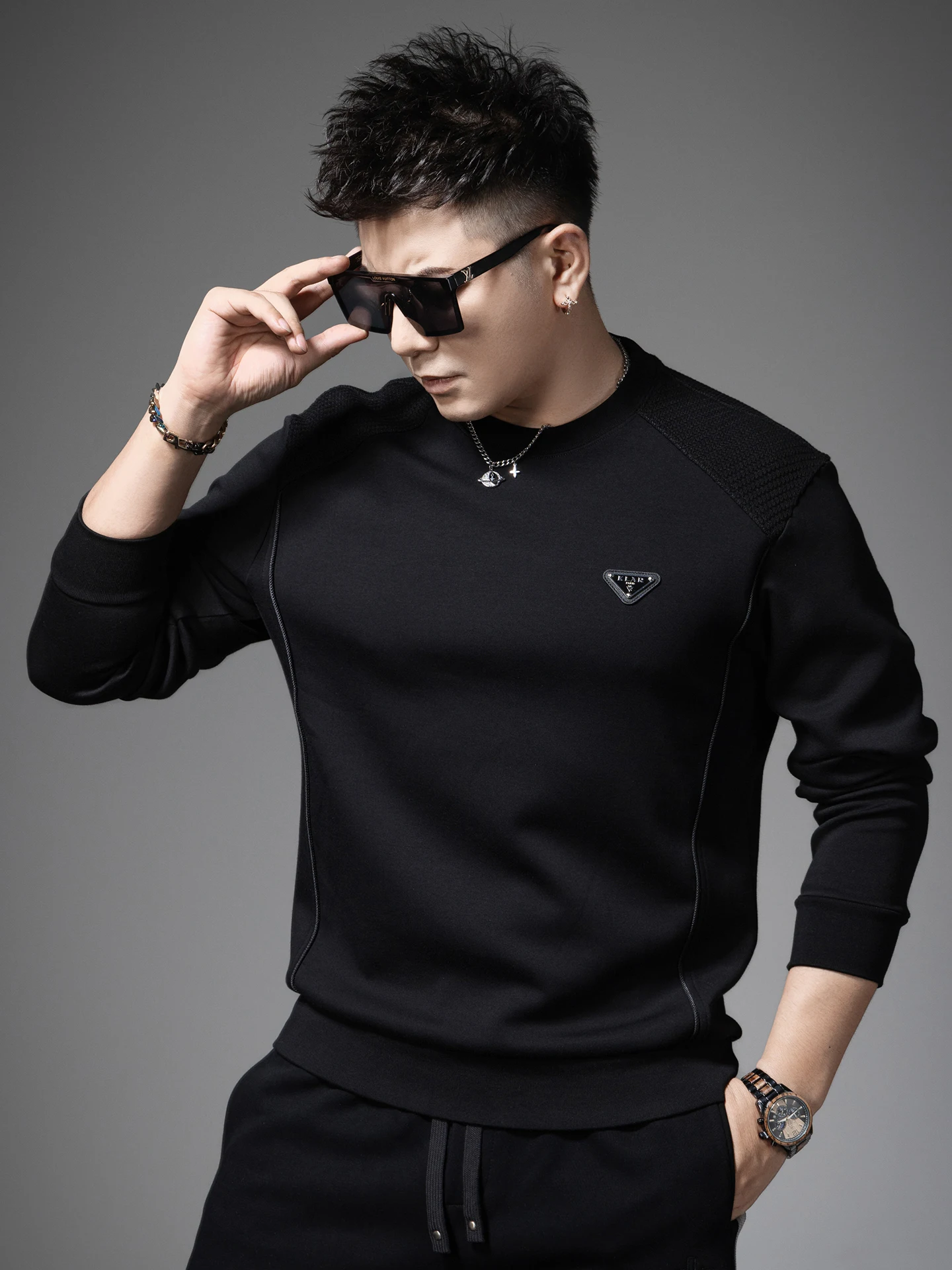 round Ne Sweatirt for Men Trendy Splicing Long Sve Hoodie Autumn Winter New Sle Casual Faion Men's Outer...
round Ne Sweatirt for Men Trendy Splicing Long Sve Hoodie Autumn Winter New Sle Casual Faion Men's Outer...