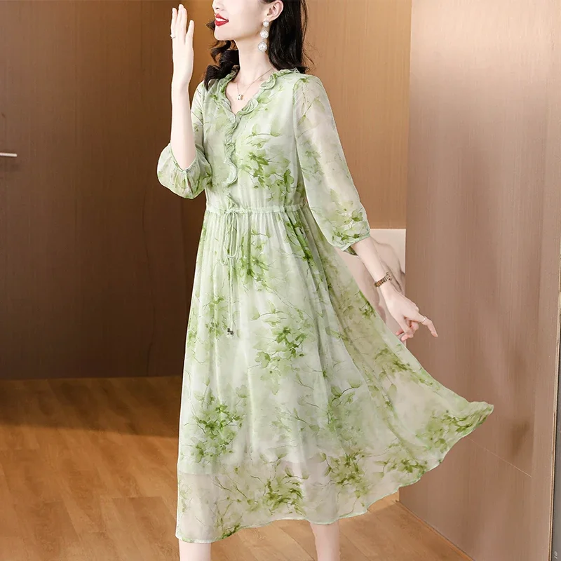 Women Boho Floral Chiffon V-Neck Midi Dress Summer Fashion Light Casual Beach Sundress 2024 Korean Elegant Bodycon Party Dresses
Women Boho Floral Chiffon V-Neck Midi Dress Summer Fashion Light Casual Beach Sundress 2024 Korean Elegant Bodycon Party Dresses
