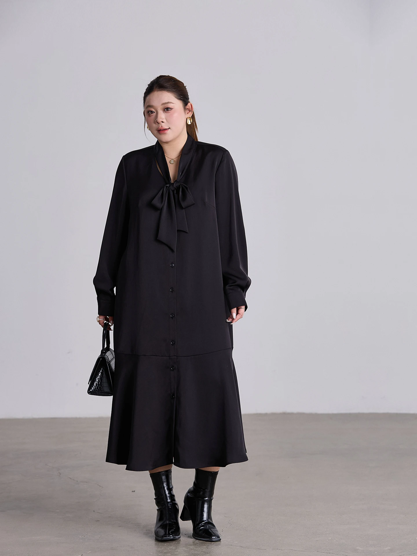 Новинка! Весенняя женская одежда больших размеров: корейское платье-рубашка из струящегося атласа, свободного кроя, скрывающее живот.
Новинка! Весенняя женская одежда больших размеров: корейское платье-рубашка из струящегося атласа, свободного кроя, скрывающее живот.