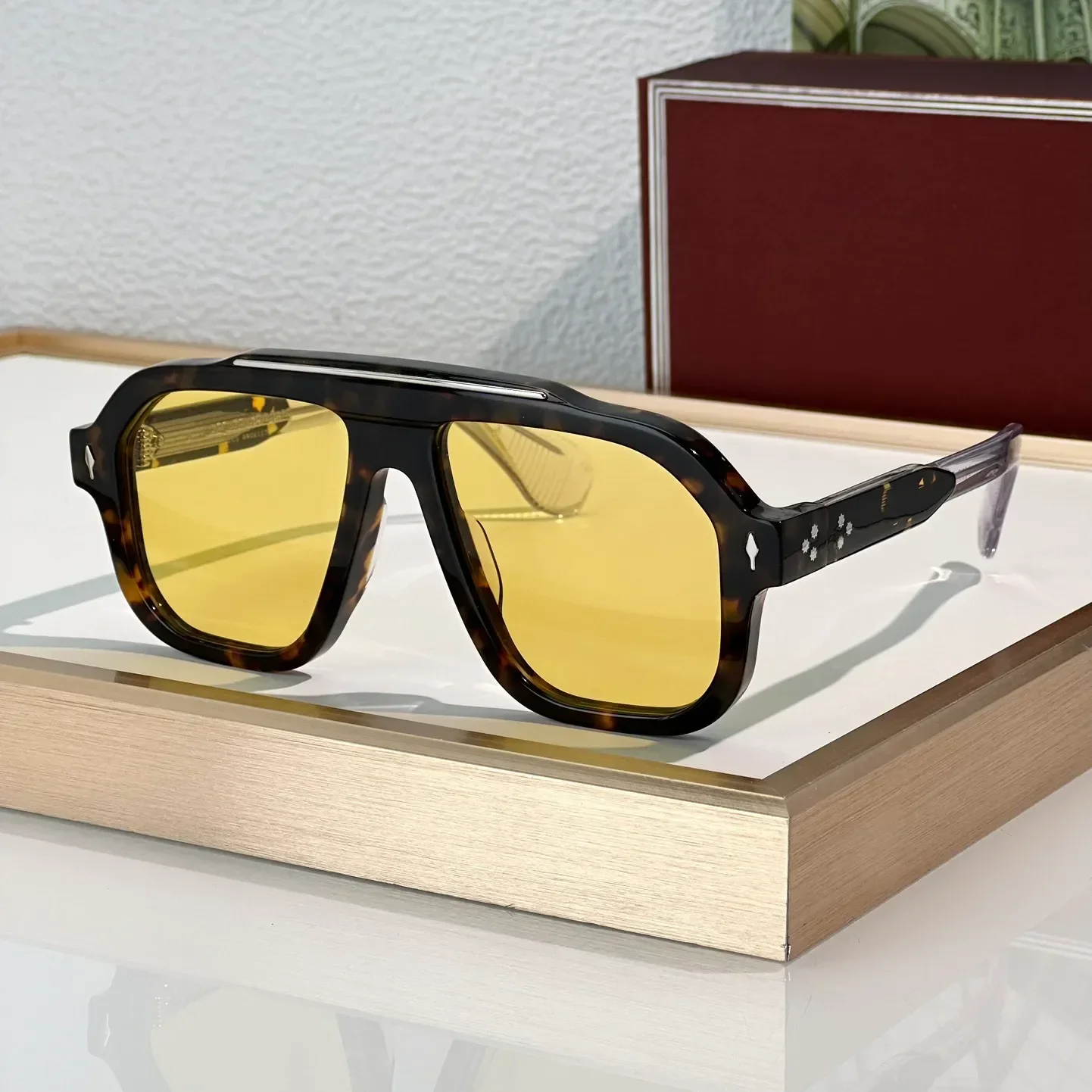 Fashion Sunglasses For Women and Men OCTAVIAN Style Anti-Ultraviolet Retro Plate Full Frame Special design Glasses Random Box
Fashion Sunglasses For Women and Men OCTAVIAN Style Anti-Ultraviolet Retro Plate Full Frame Special design Glasses Random Box