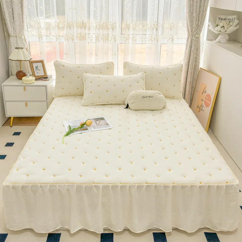 Однотонная вышитая юбка для кровати с утолщенным подкладом, отделанная хлопком, мягкая, элегантная, не деформируется.
Однотонная вышитая юбка для кровати с утолщенным подкладом, отделанная хлопком, мягкая, элегантная, не деформируется.