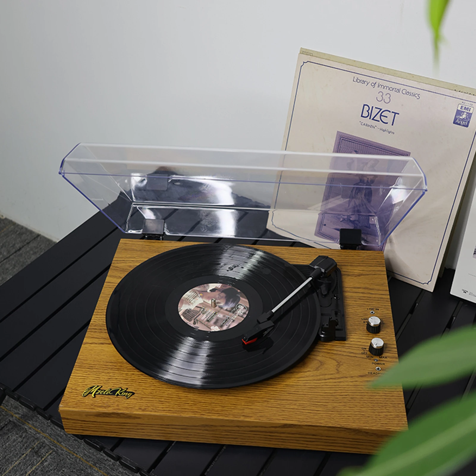 Retro Vinyl Record Player LP Turntable Portable Record Player Vintage Gramophone 3-Speed BT5.0 Wireless Speakers Line In Line Ou
Retro Vinyl Record Player LP Turntable Portable Record Player Vintage Gramophone 3-Speed BT5.0 Wireless Speakers Line In Line Ou