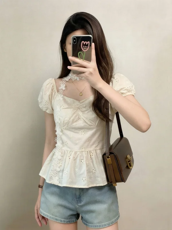 Floral Hollow out Square Collar Short Sleeve Women's Shirt Summer New Style Plump MM Sash Hanging Neck Small Shirt Puffy Top
Floral Hollow out Square Collar Short Sleeve Women's Shirt Summer New Style Plump MM Sash Hanging Neck Small Shirt Puffy Top