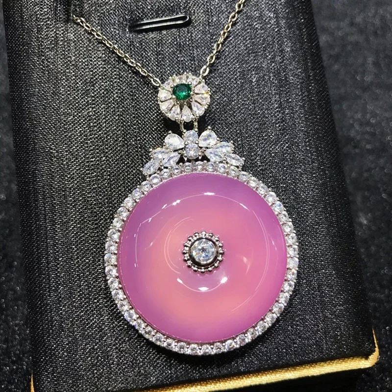 Natural Agate Chrysoprase Pink Chrysoprase Safety Buckle Pendant Women's Fashion Joker Necklace
Natural Agate Chrysoprase Pink Chrysoprase Safety Buckle Pendant Women's Fashion Joker Necklace