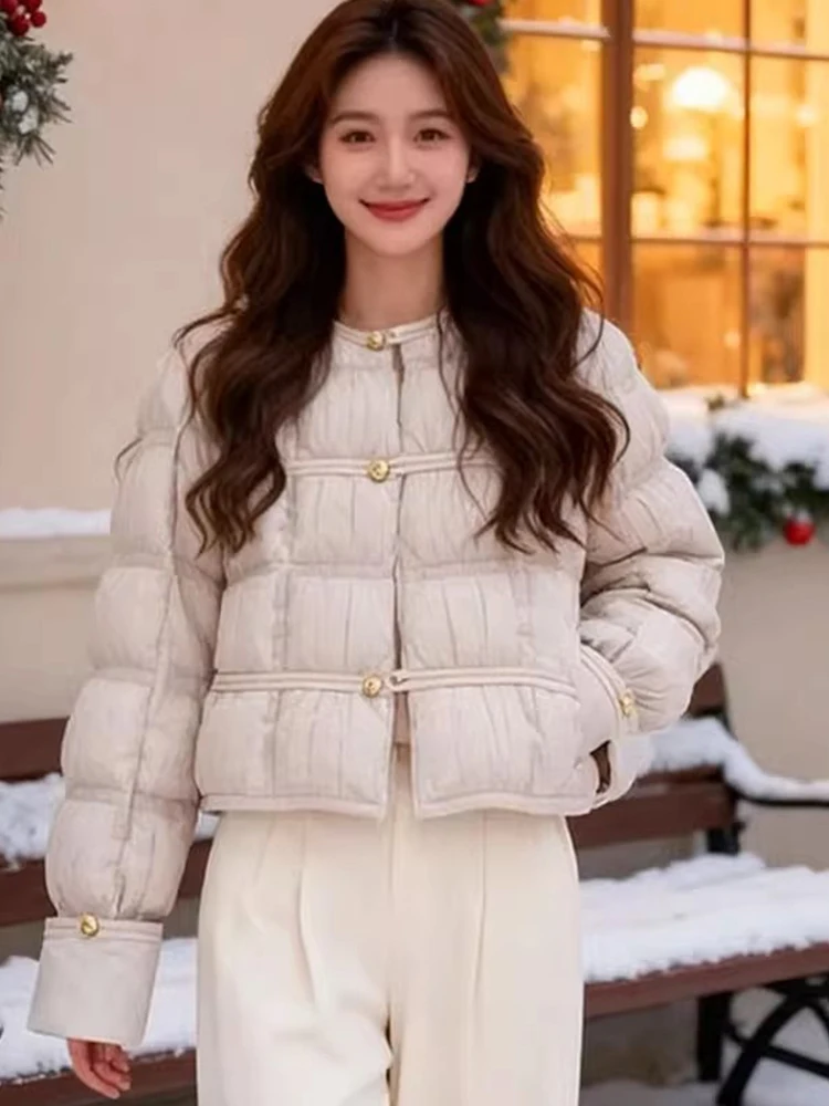 Ретро-пальто из хлопка с золотыми пуговицами, зимний дизайн, элегантное, нежное, удобное, женское, для повседневной носки, в корейском стиле, свободного кроя
Ретро-пальто из хлопка с золотыми пуговицами, зимний дизайн, элегантное, нежное, удобное, женское, для повседневной носки, в корейском стиле, свободного кроя