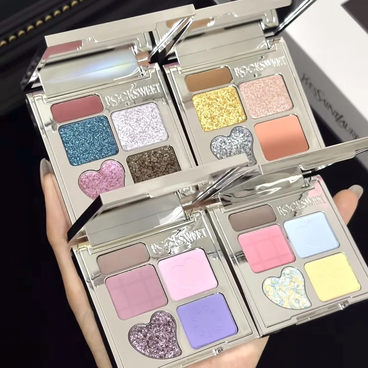 ROCK SWEET Five Color Eyeshadow Mini Portable Matte Pearlescent Fine Flash Smoky Makeup Earth Color Eye Shadow
ROCK SWEET Five Color Eyeshadow Mini Portable Matte Pearlescent Fine Flash Smoky Makeup Earth Color Eye Shadow