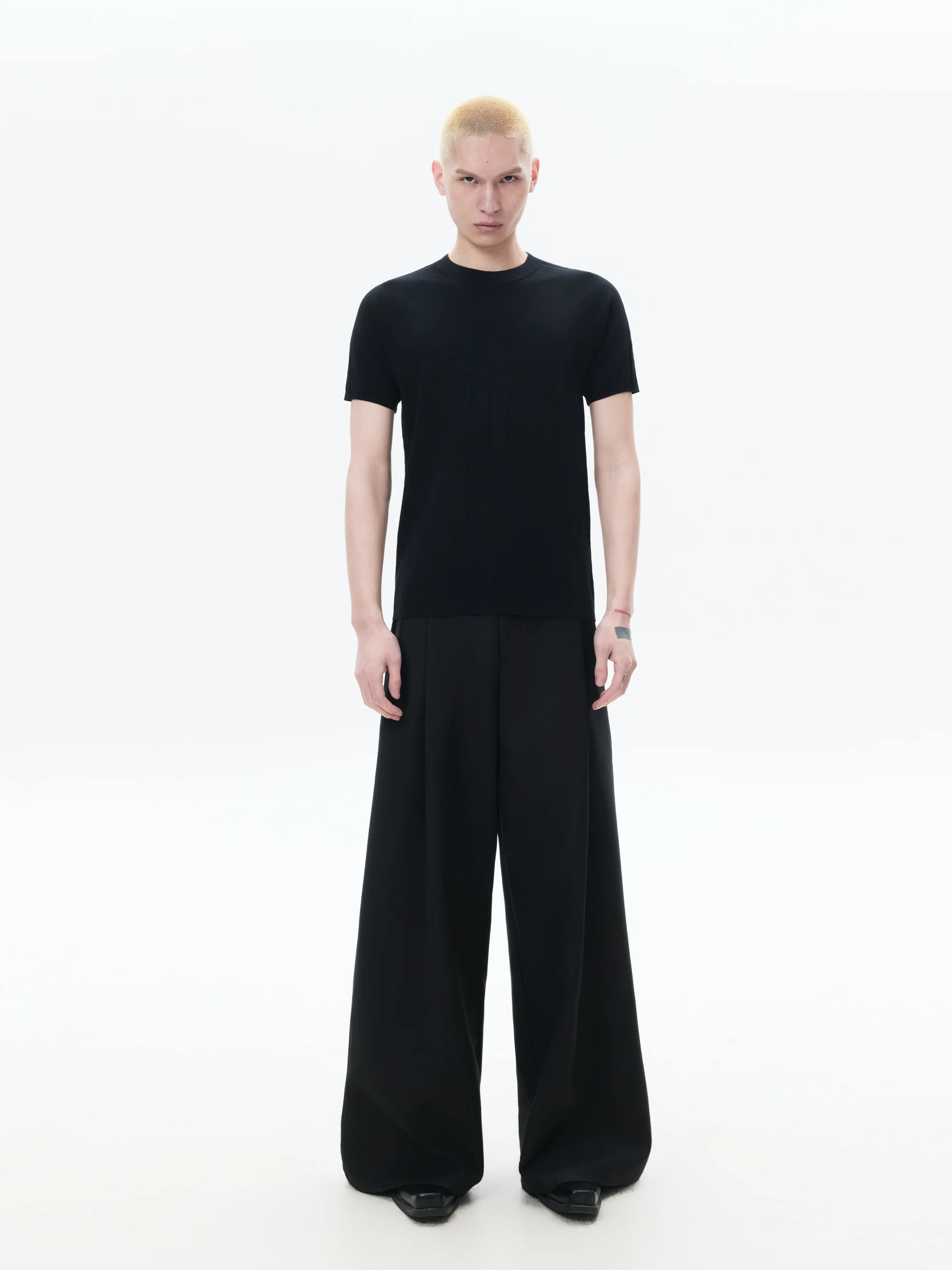Slim Fit Minimalist Knitted Short Sleeve T-Shirt FRKM SCD 26 SS Lightweight Breathable Polyester V-Neck Sweat-Wicking Shirt
Slim Fit Minimalist Knitted Short Sleeve T-Shirt FRKM SCD 26 SS Lightweight Breathable Polyester V-Neck Sweat-Wicking Shirt