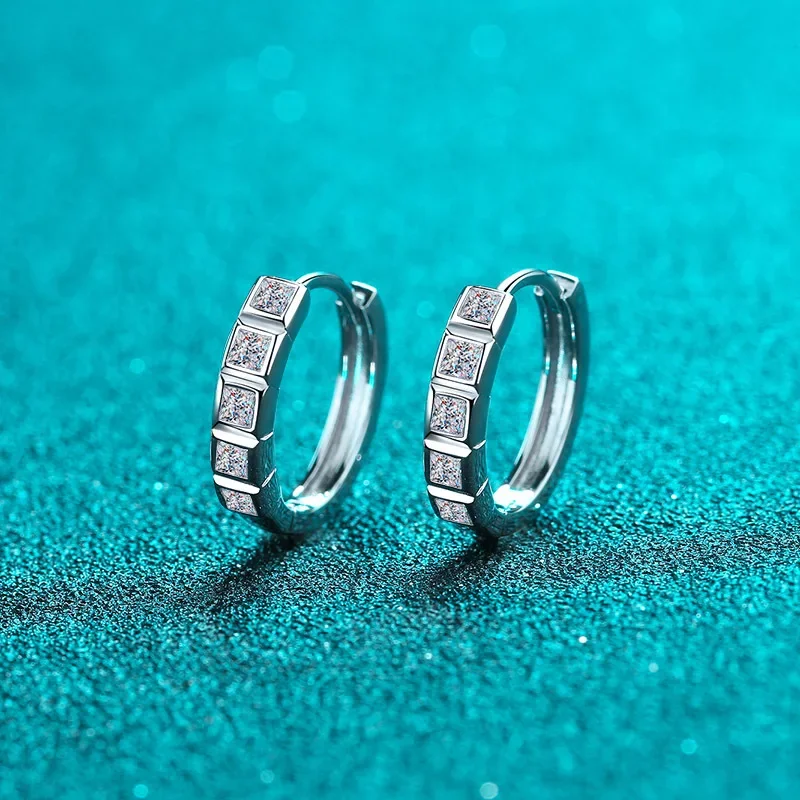18K Gold Inlaid Earrings, Semi-circular Square Diamonds, 40 Point Moissanite Ear Clasp, Pt950 Platinum Minimalist Small Earrings
18K Gold Inlaid Earrings, Semi-circular Square Diamonds, 40 Point Moissanite Ear Clasp, Pt950 Platinum Minimalist Small Earrings