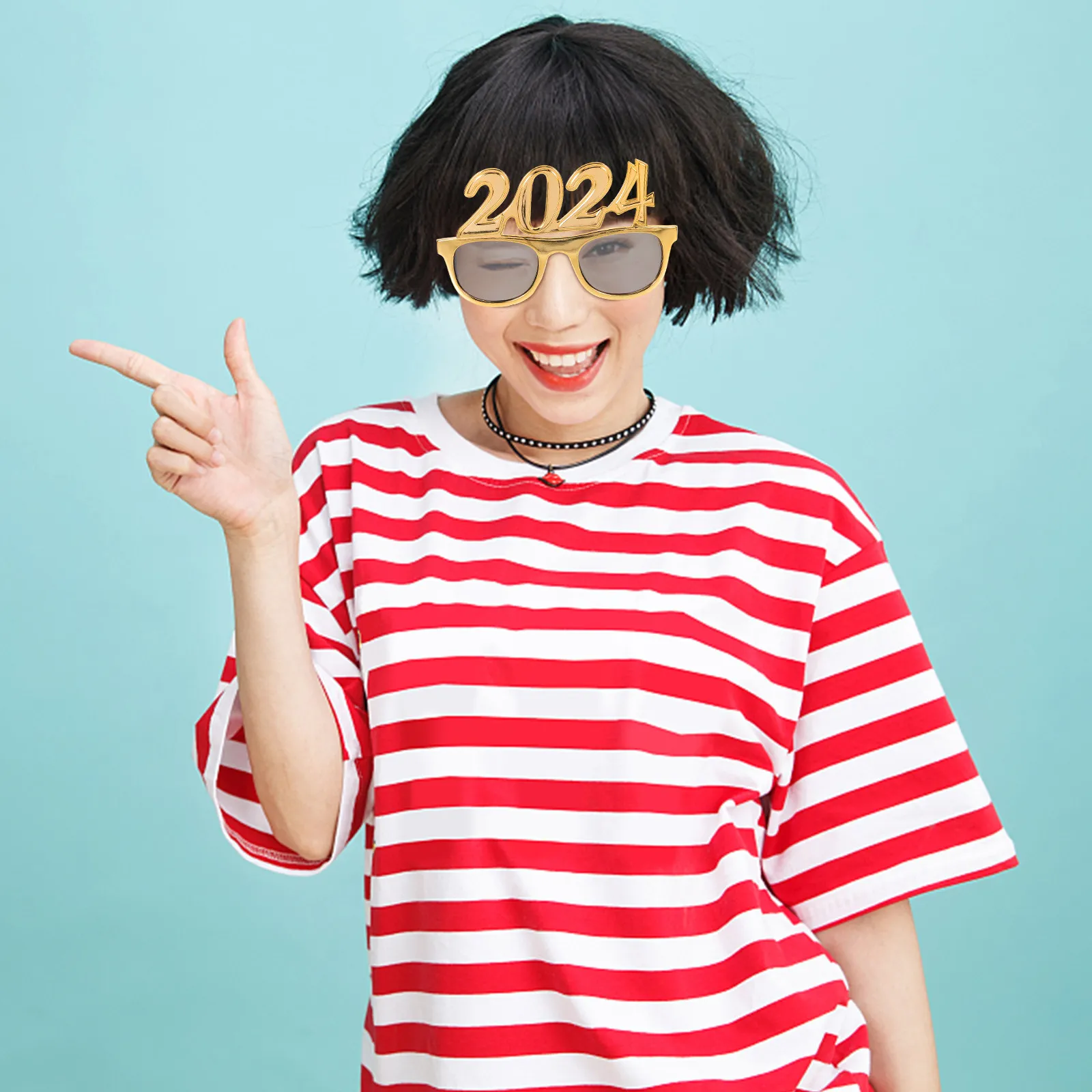 1Pair 2024 New Year Glasses Funny Eyeglasses Party Decor Plastic Number Design Festival Wearable Props for Family Gathering
1Pair 2024 New Year Glasses Funny Eyeglasses Party Decor Plastic Number Design Festival Wearable Props for Family Gathering