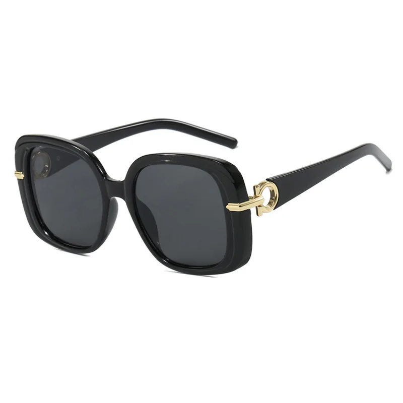 2025 New Fashion Summer Outdoor Sunglasses for Women Brand Vintage Punk Black Sun Glasses Female Eyewear Oculos De Sol Gifts
2025 New Fashion Summer Outdoor Sunglasses for Women Brand Vintage Punk Black Sun Glasses Female Eyewear Oculos De Sol Gifts