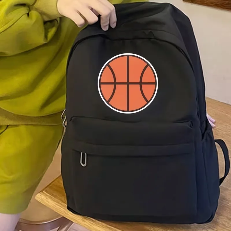 Простой и стильный рюкзак с нежным принтом в виде сердечек, легкий, вместительный и складной, идеально подходит для школы или путешествий.
Простой и стильный рюкзак с нежным принтом в виде сердечек, легкий, вместительный и складной, идеально подходит для школы или путешествий.