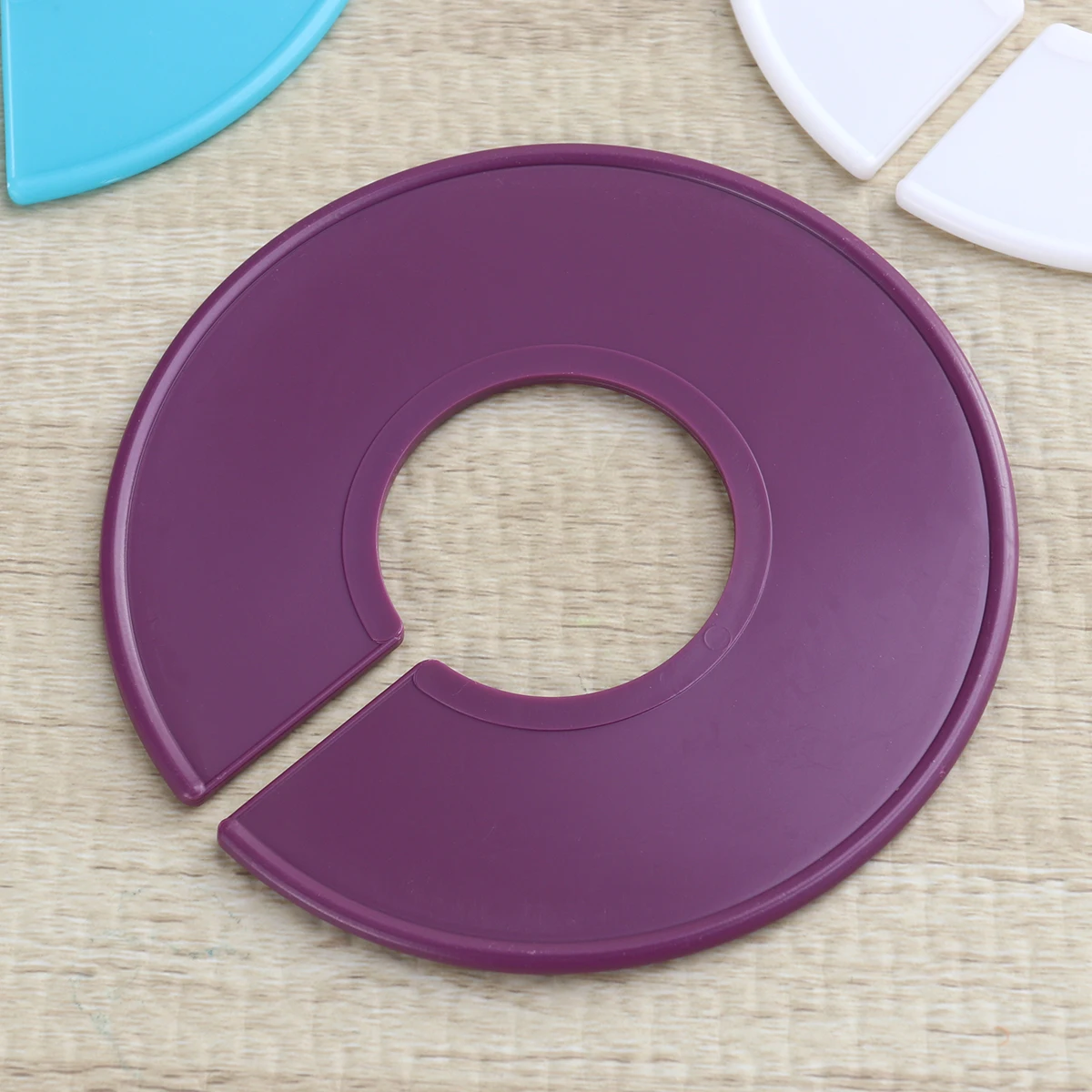 3 Pcs Sorting Clothes Size Chip Ring Apparel Closet Dividing Household Dividers
3 Pcs Sorting Clothes Size Chip Ring Apparel Closet Dividing Household Dividers