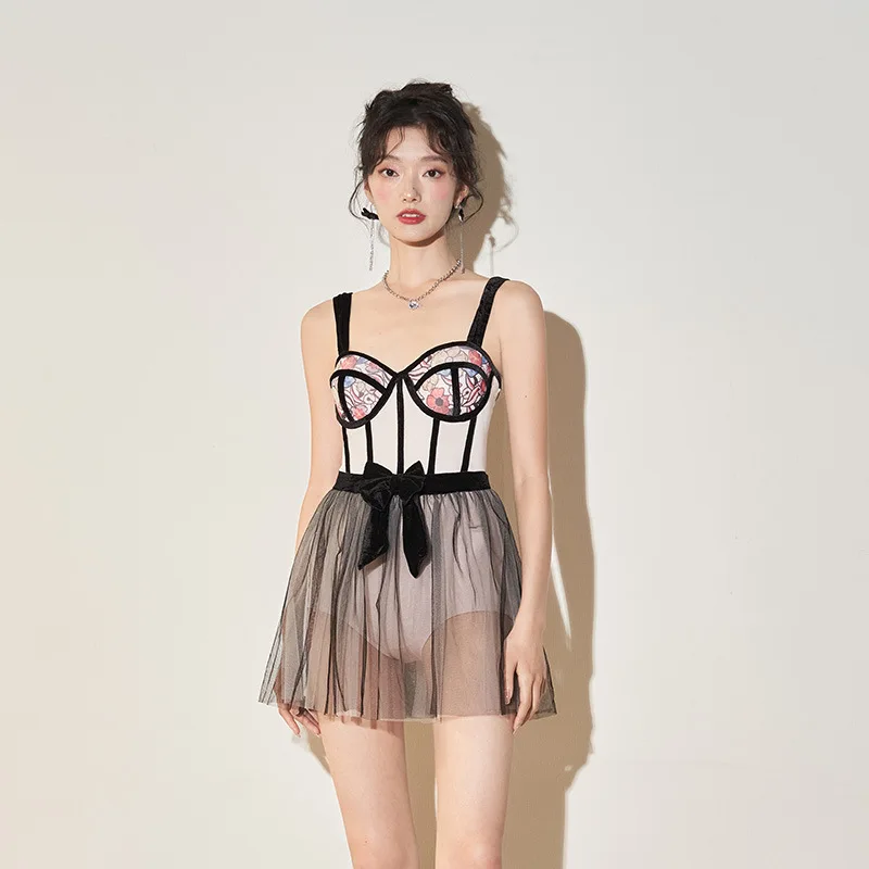 2023 New Korea Fashion One-piece Swimwear Women's Princess Skirt Small Chest Steel Bracket Gather Hot Spring Resort Swimwear
2023 New Korea Fashion One-piece Swimwear Women's Princess Skirt Small Chest Steel Bracket Gather Hot Spring Resort Swimwear